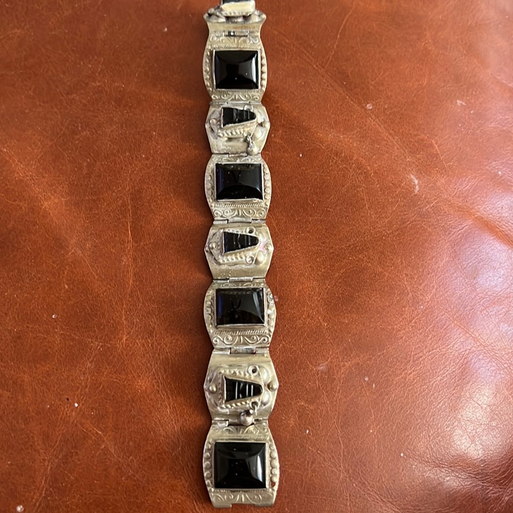 Alpaca silver and carved Mexican onyx stone bracelet!
